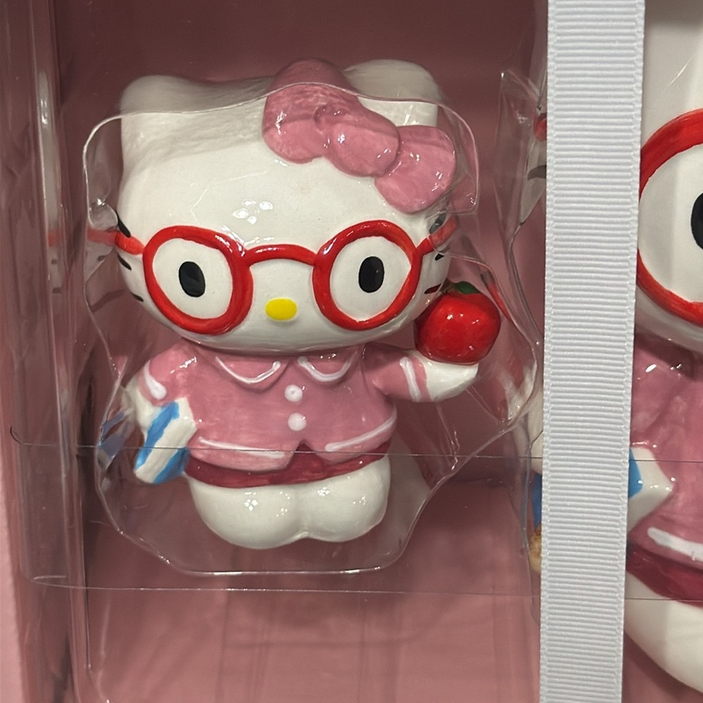 Blue Sky Clayworks Hello Kitty School Girl Mug & Matching Figurine Set Goldminc - Picture 3 of 9
